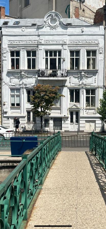 Old Town Napoleon Crib Apartment Bucharest Luaran gambar
